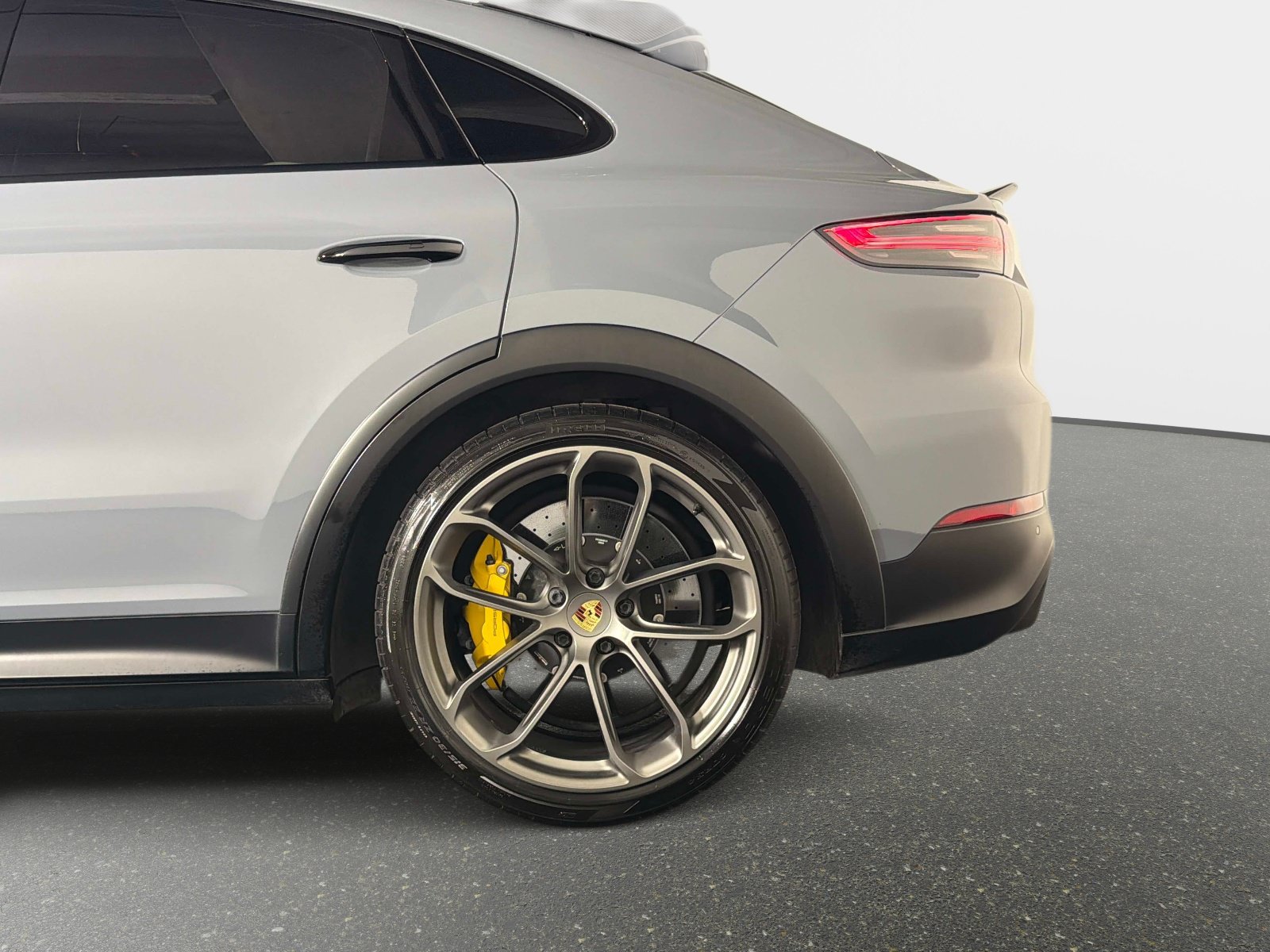 Used 2023 Porsche Cayenne Turbo GT AWD/4WD image 13