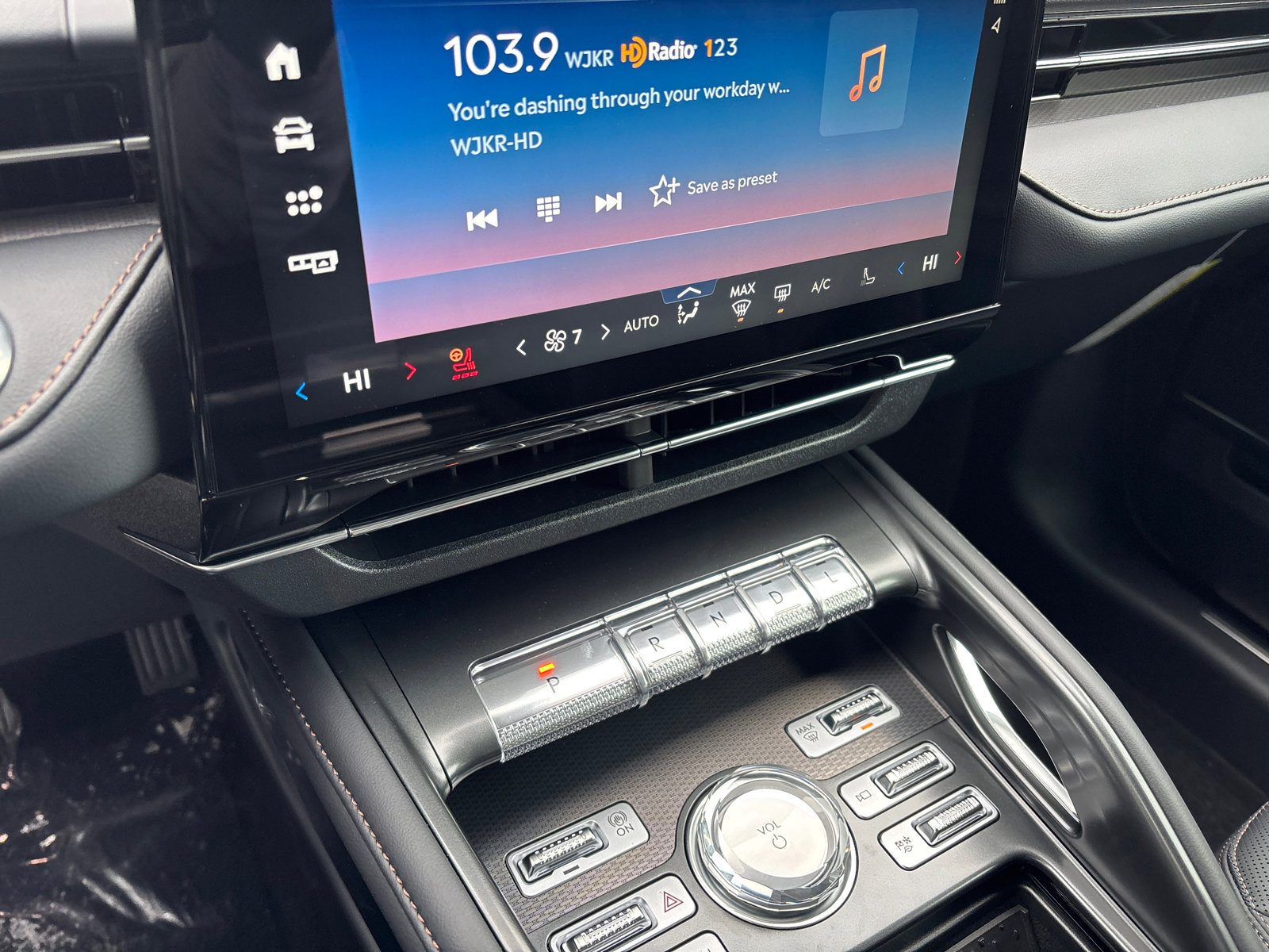 New 2026 Lincoln Nautilus Premier image 23