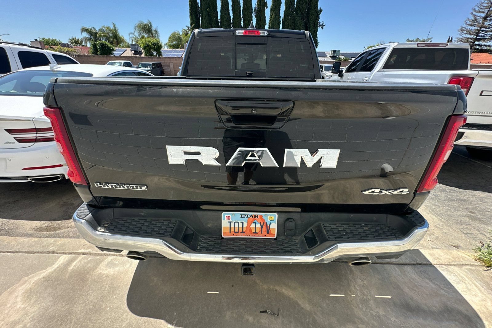 Used 2025 RAM 1500 Laramie AWD/4WD image 6