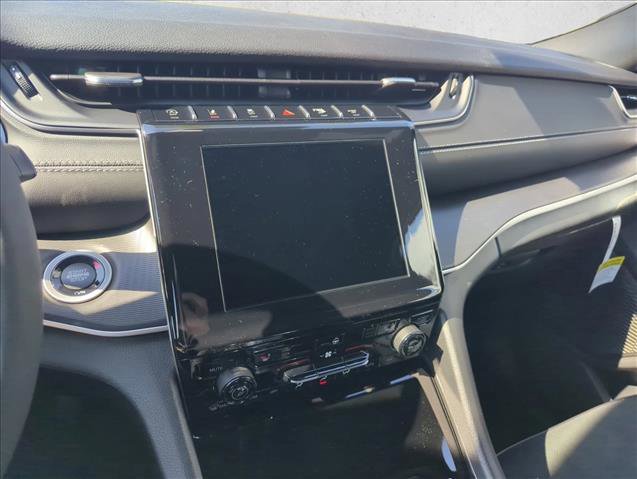 New 2025 Jeep Grand Cherokee Altitude image 10