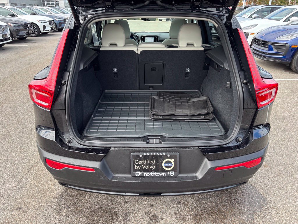Used 2024 Volvo XC40 B5 Plus w/ Climate Package AWD/4WD image 24