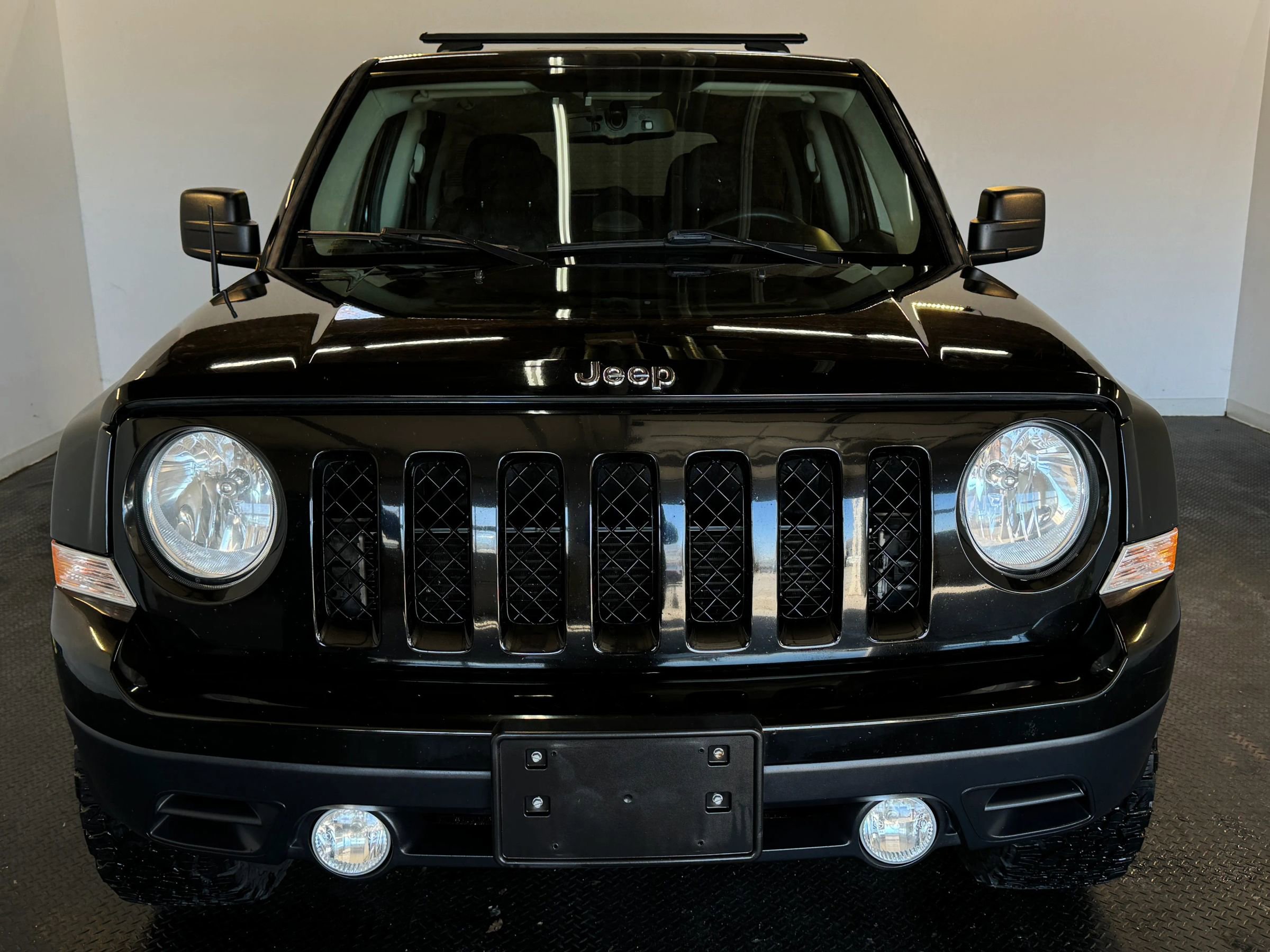 Used 2014 Jeep Patriot Sport w/ Power Value Group image 2