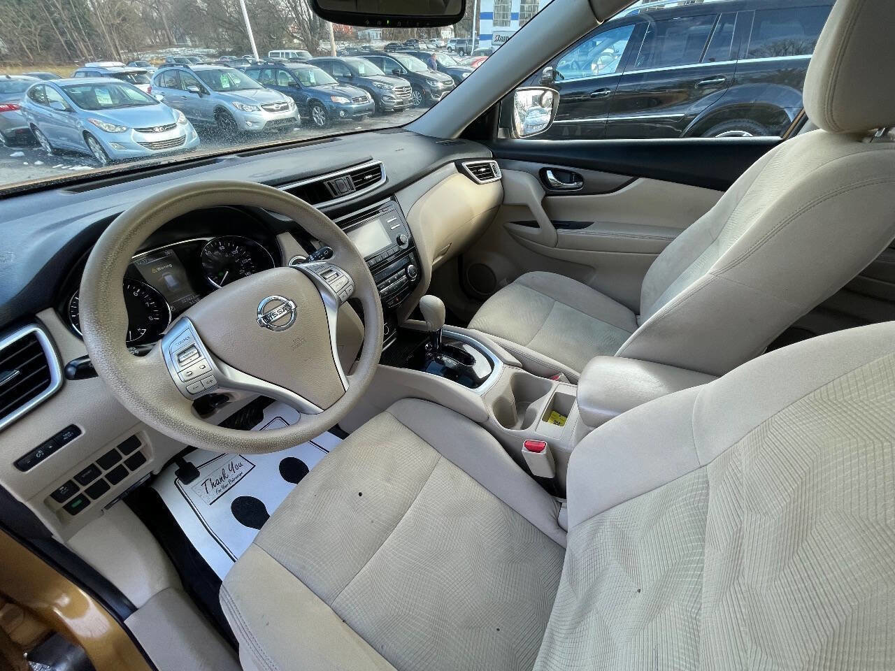 Used 2015 Nissan Rogue SV w/ SV Moonroof Package image 12