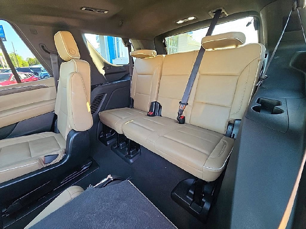 Used 2023 Chevrolet Tahoe Premier AWD/4WD image 32
