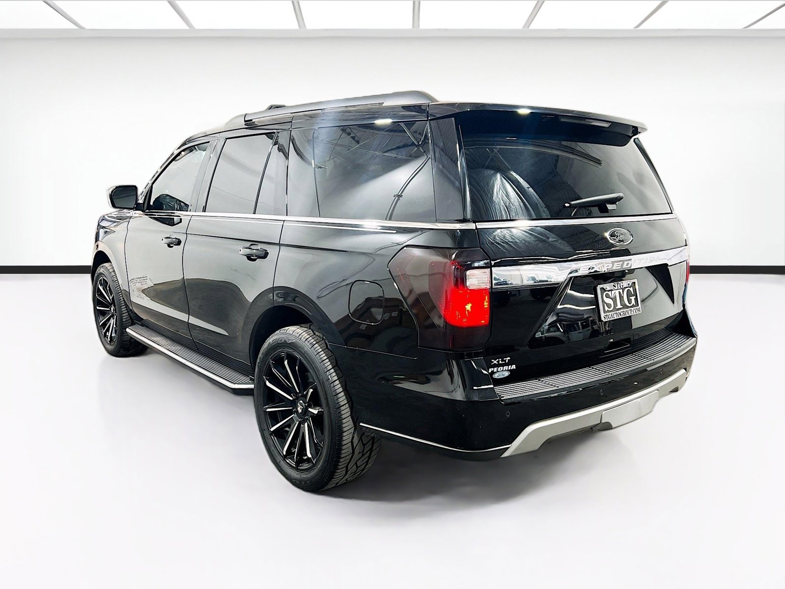 Used 2021 Ford Expedition XLT AWD/4WD image 6