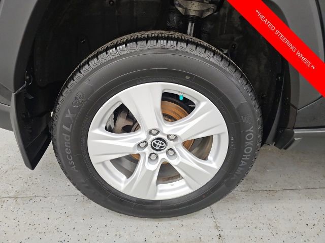 Used 2019 Toyota RAV4 XLE w/ Convenience Package image 7