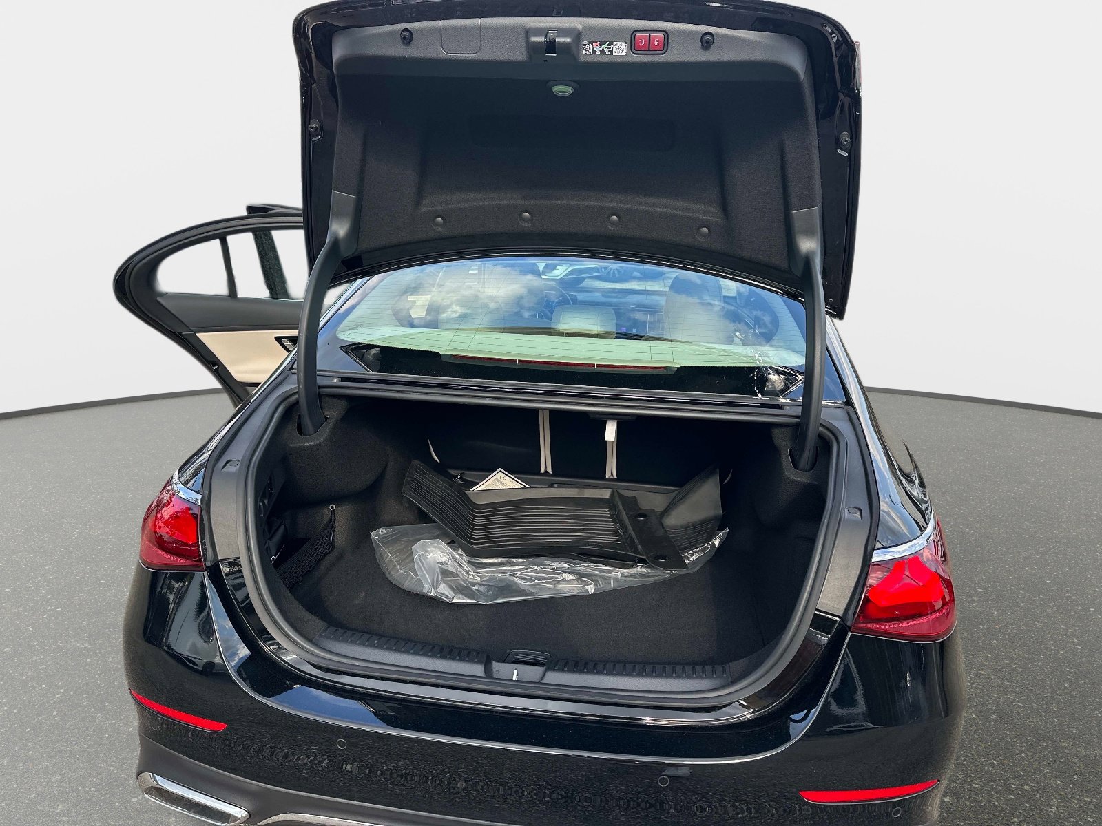 Used 2026 Mercedes-Benz E 350 Sedan image 11