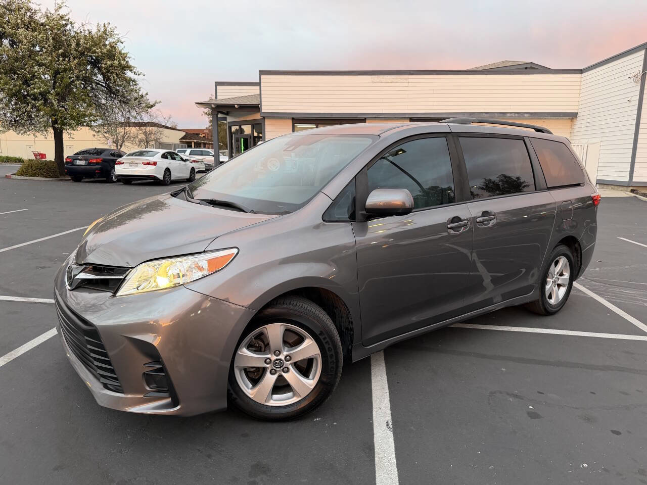 Used 2020 Toyota Sienna LE image 13