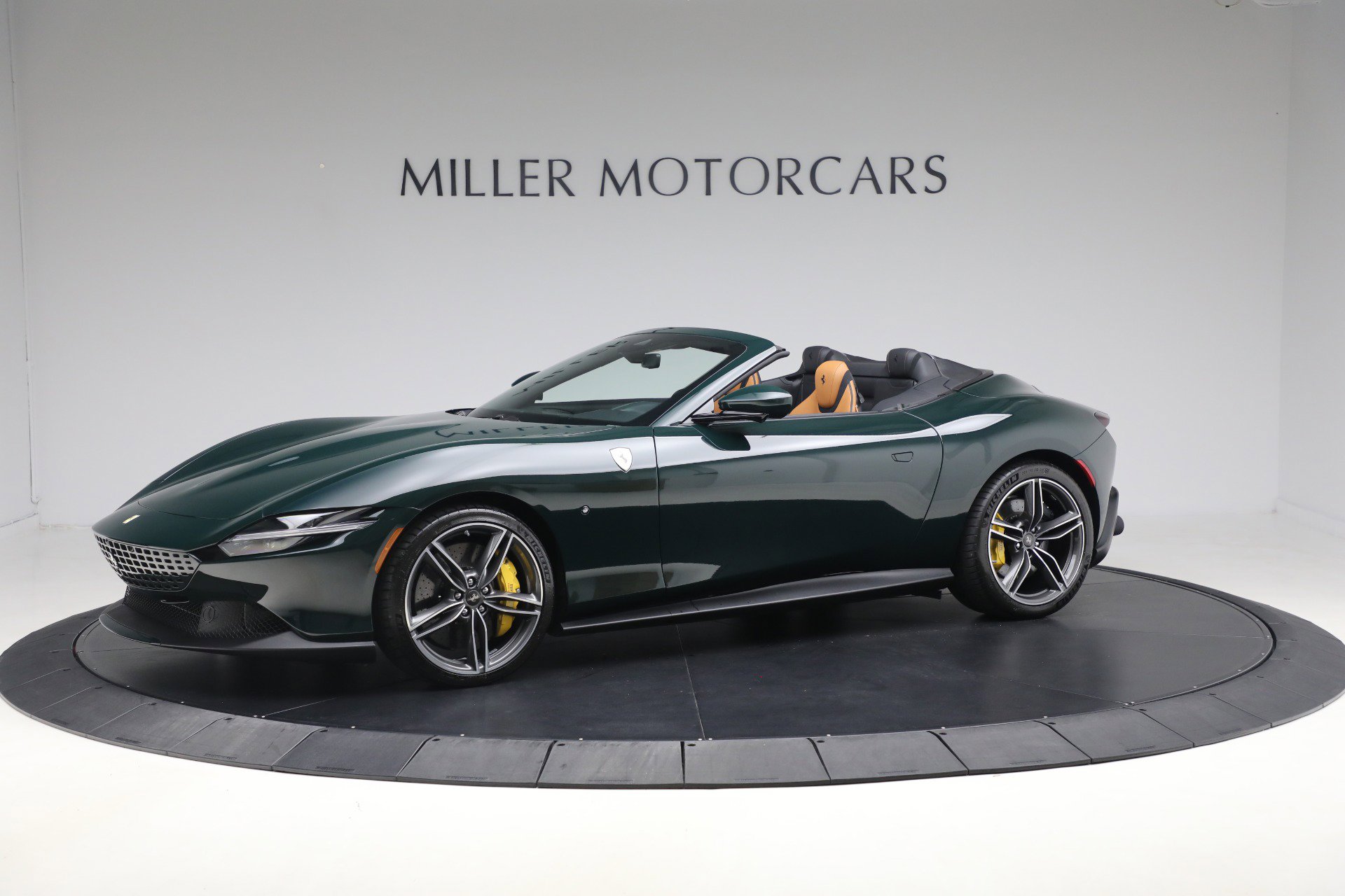 Certified 2025 Ferrari Roma Spider image 3