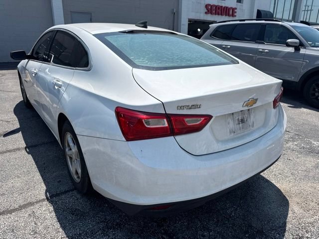 Used 2016 Chevrolet Malibu LS w/ LPO, Convenience Package 2 FWD image 9