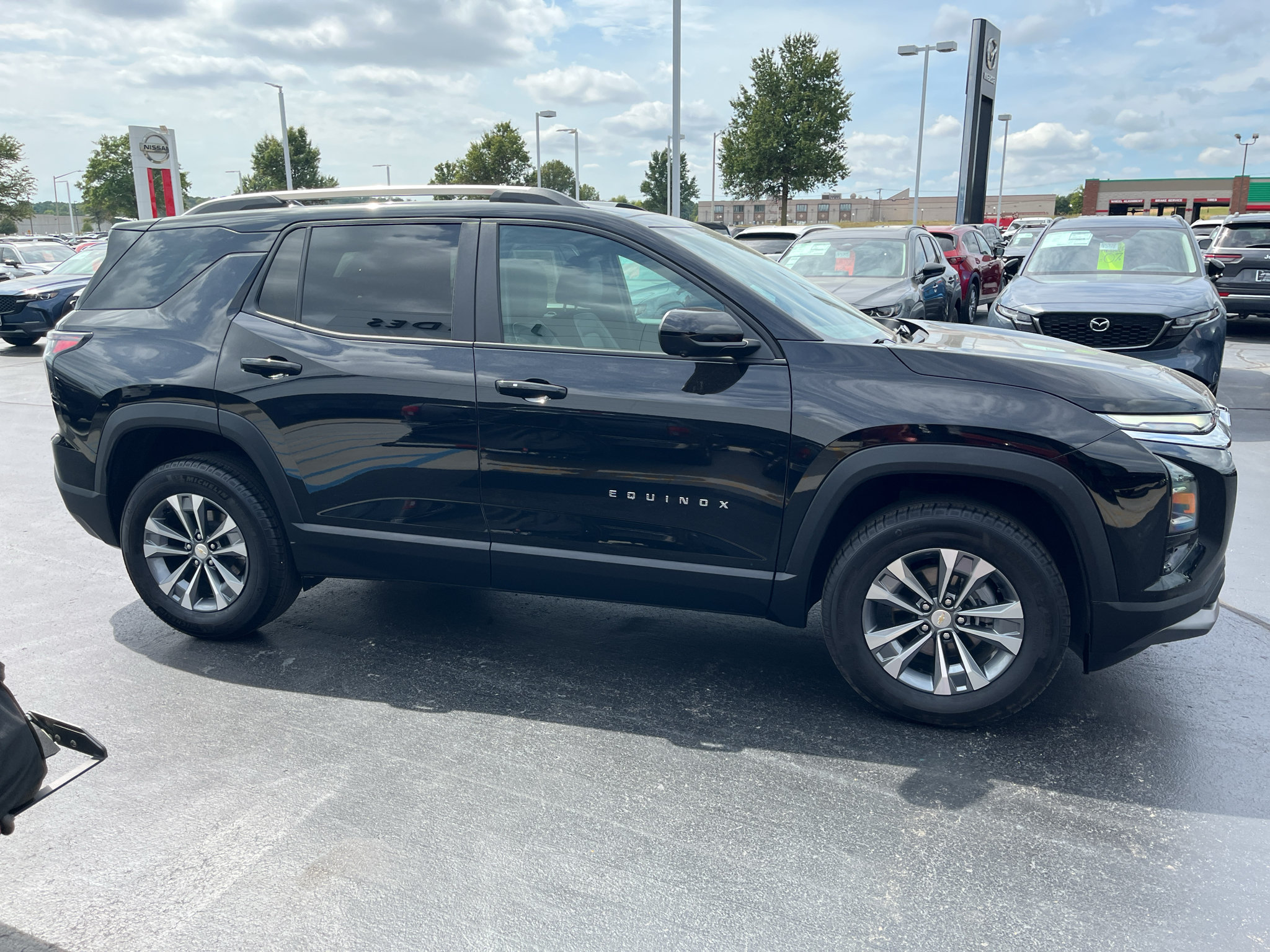 Used 2025 Chevrolet Equinox LT w/ Convenience Package II AWD/4WD image 7