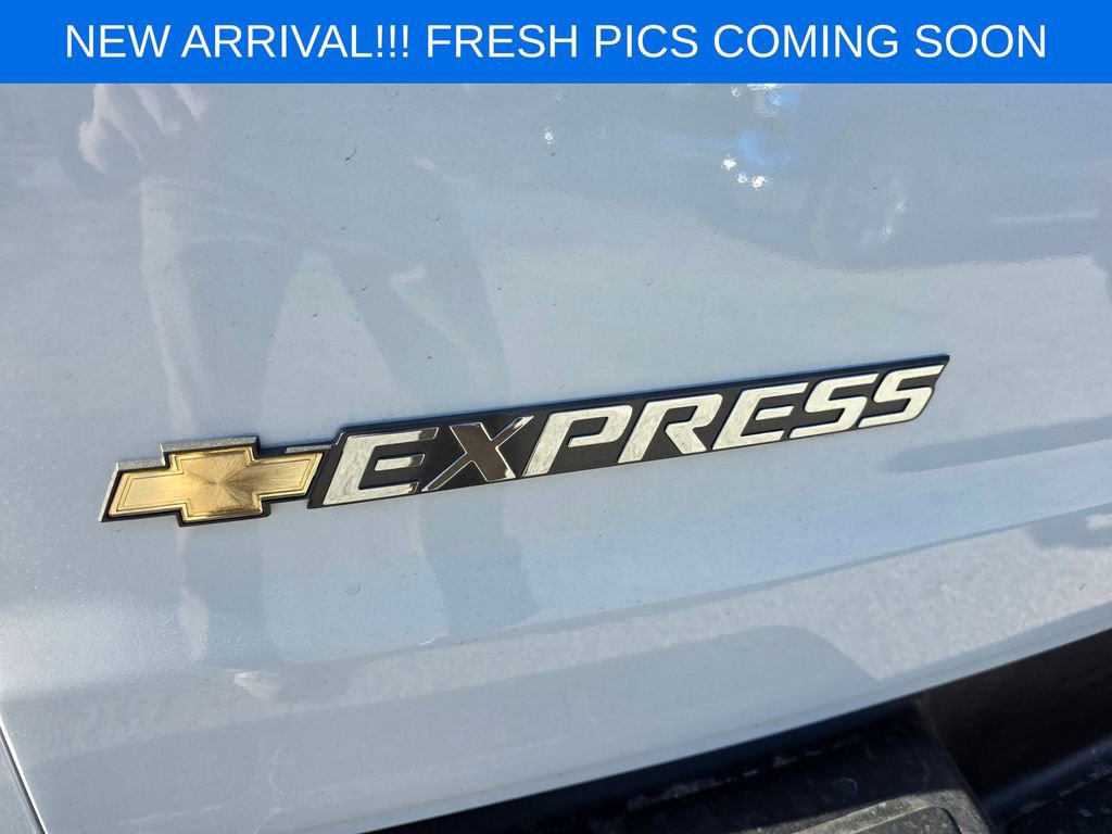 Used 2024 Chevrolet Express 2500 w/ Driver Convenience Package image 13