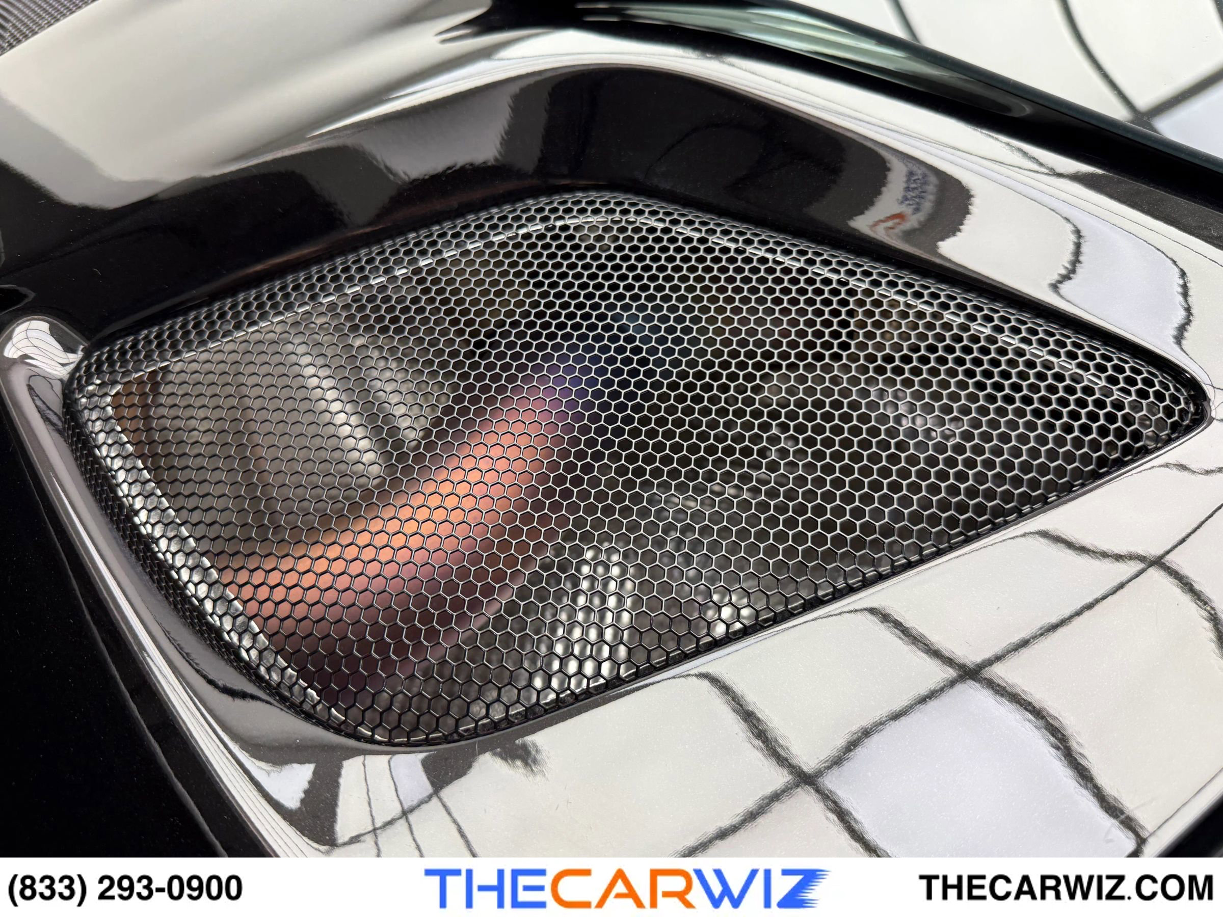 Used 2016 McLaren 675LT Spider image 27