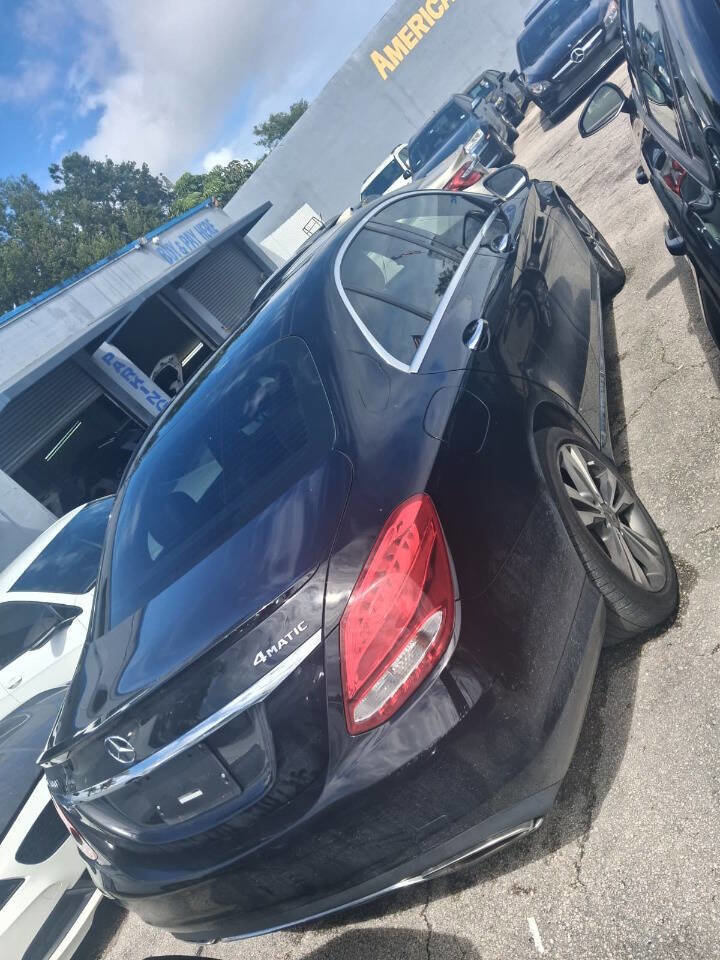 Used 2018 Mercedes-Benz C 300 4MATIC Sedan w/ Premium Package image 4