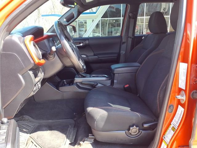 Used 2017 Toyota Tacoma SR5 AWD/4WD image 27