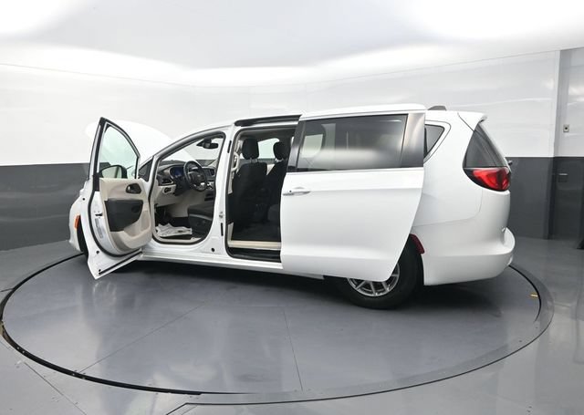 Used 2024 Chrysler Voyager LX FWD image 35