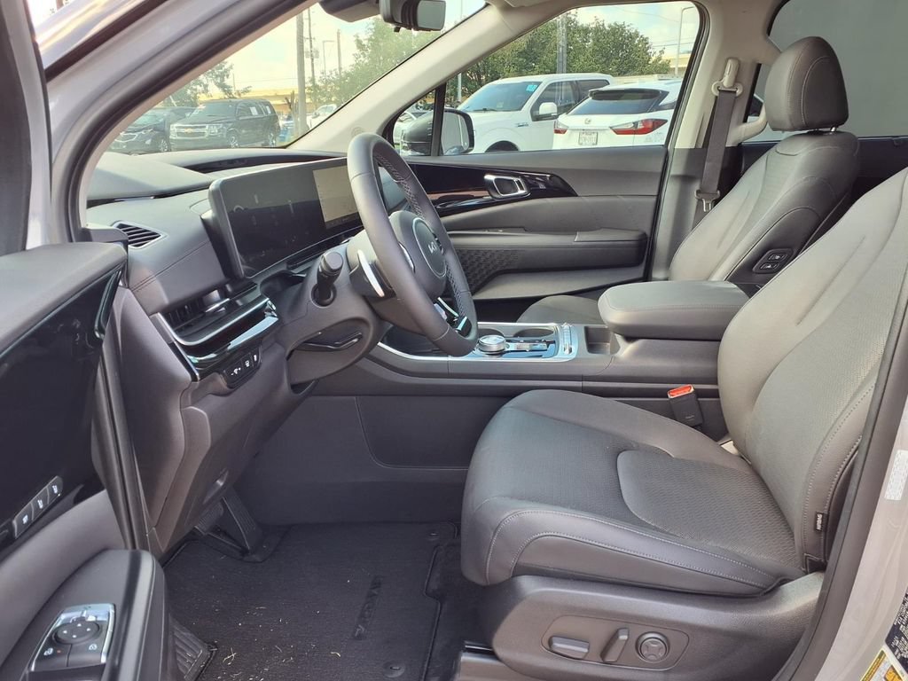 Certified 2026 Kia Carnival SX Prestige FWD image 11