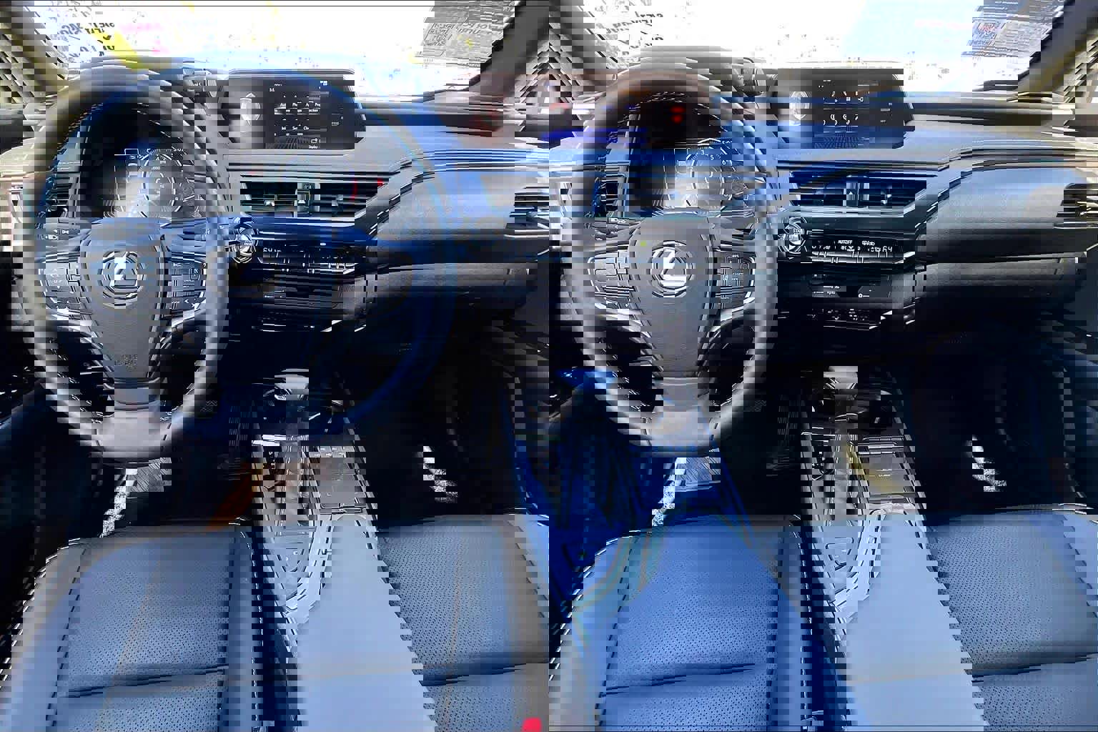 Used 2020 Lexus UX 200 w/ Premium Package image 14