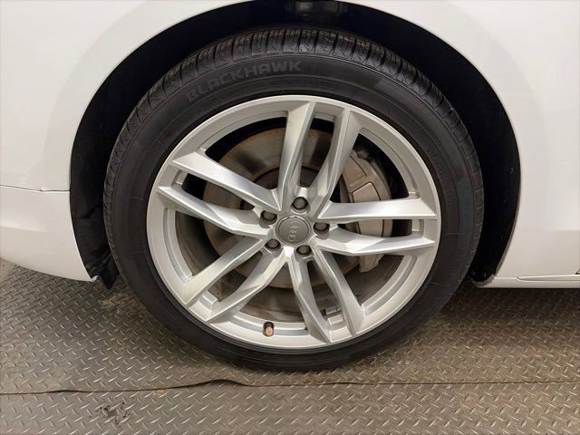 Used 2015 Audi A8 4.0T w/ Luxury Package image 40