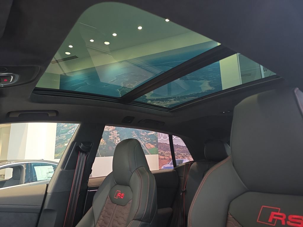 New 2026 Audi RS Q8 performance image 13