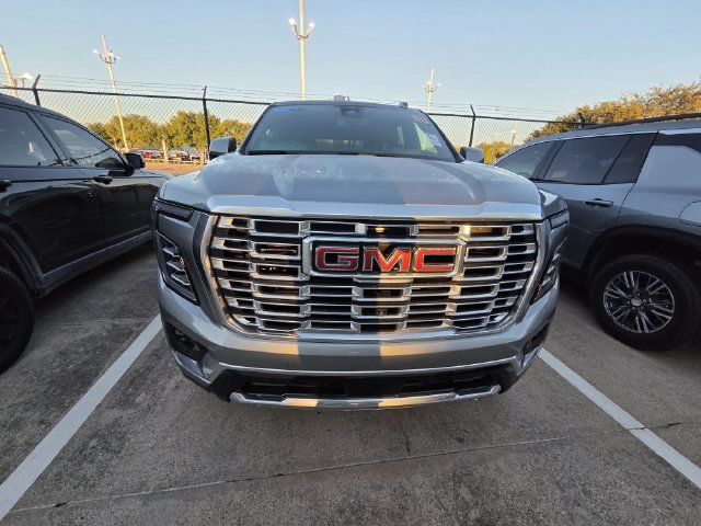 Used 2025 GMC Yukon Denali RWD image 2
