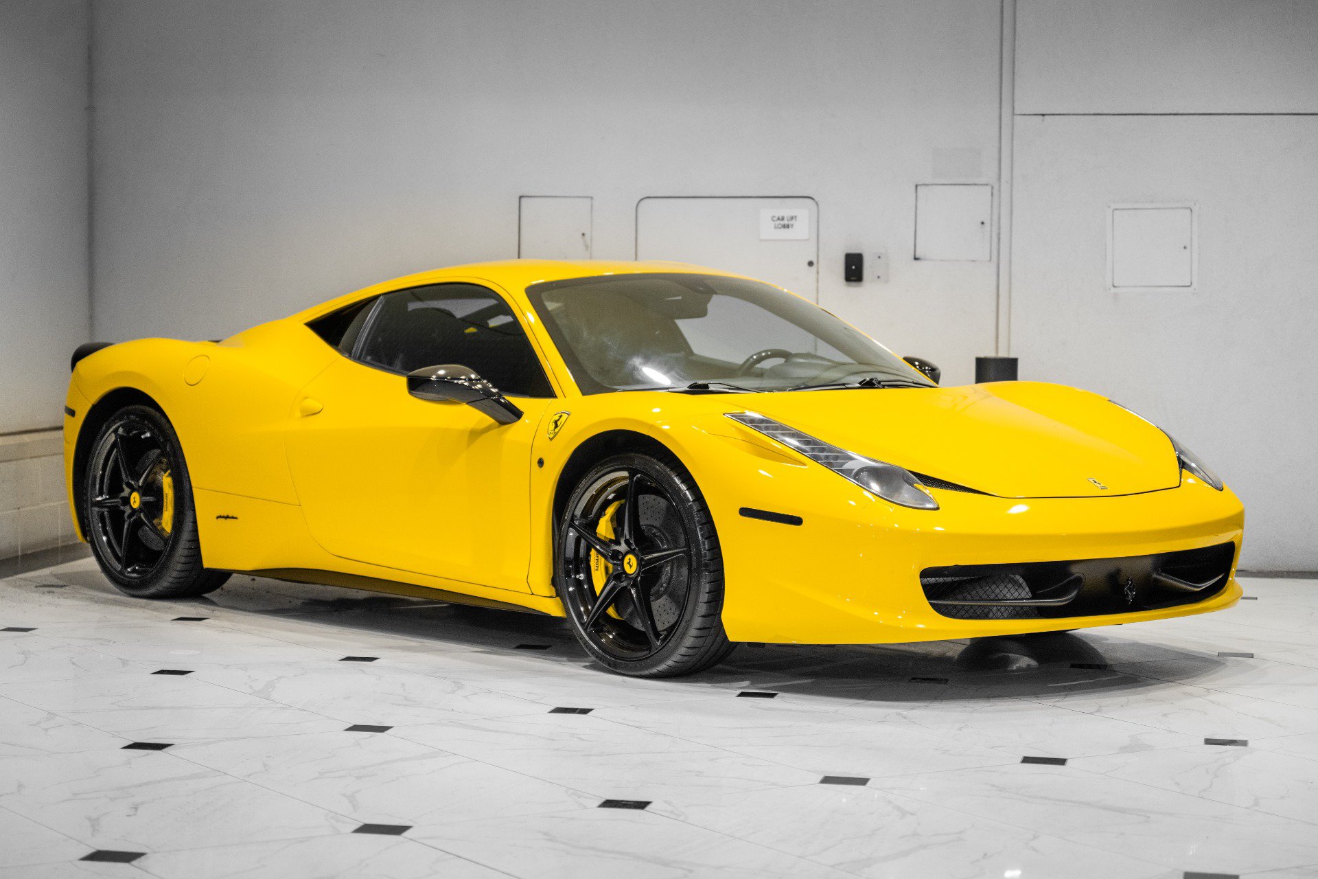 Used 2011 Ferrari 458 Italia Coupe RWD image 3
