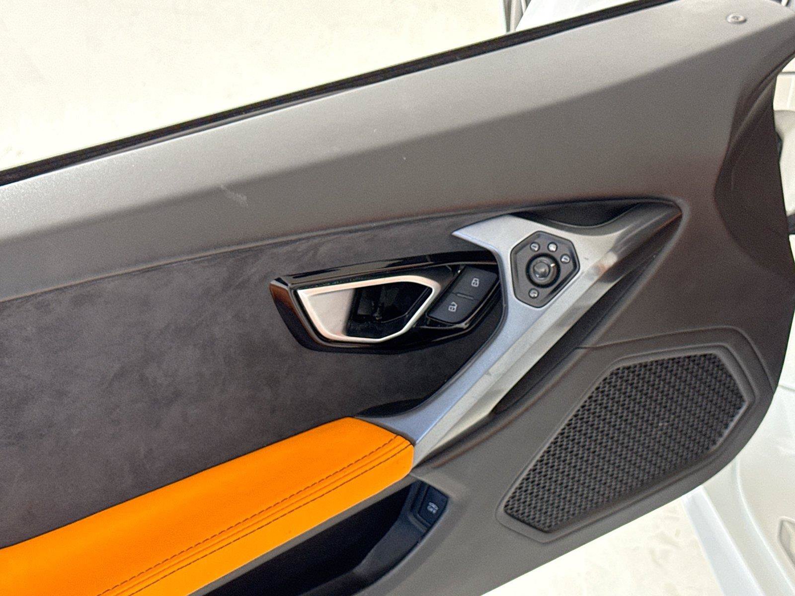 Used 2019 Lamborghini Huracan LP 580-2 RWD image 13