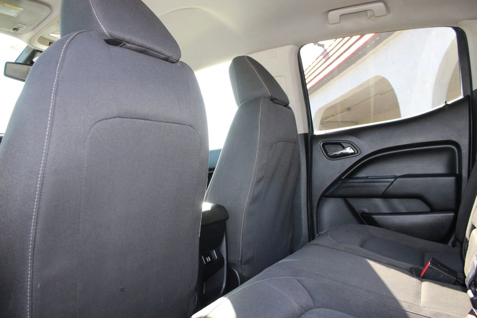 Used 2015 Chevrolet Colorado LT w/ LT Convenience Package RWD image 9