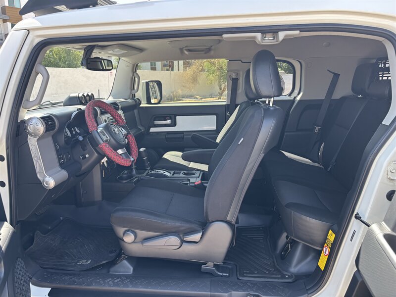 Used 2014 Toyota FJ Cruiser 4WD w/ Upgrade Package image 52