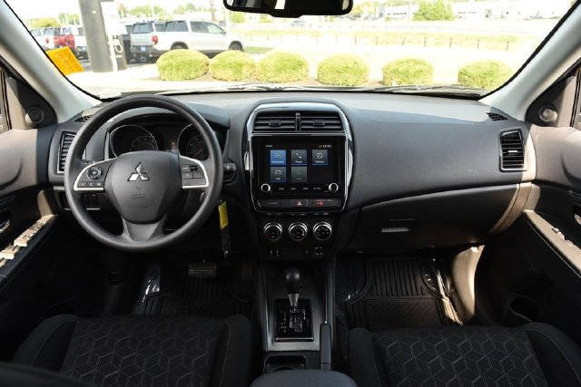 Used 2026 Mitsubishi Outlander Sport AWD image 7