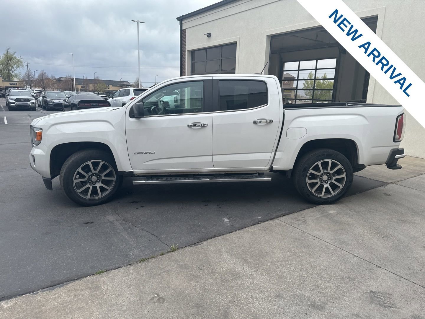 Used 2020 GMC Canyon Denali image 4