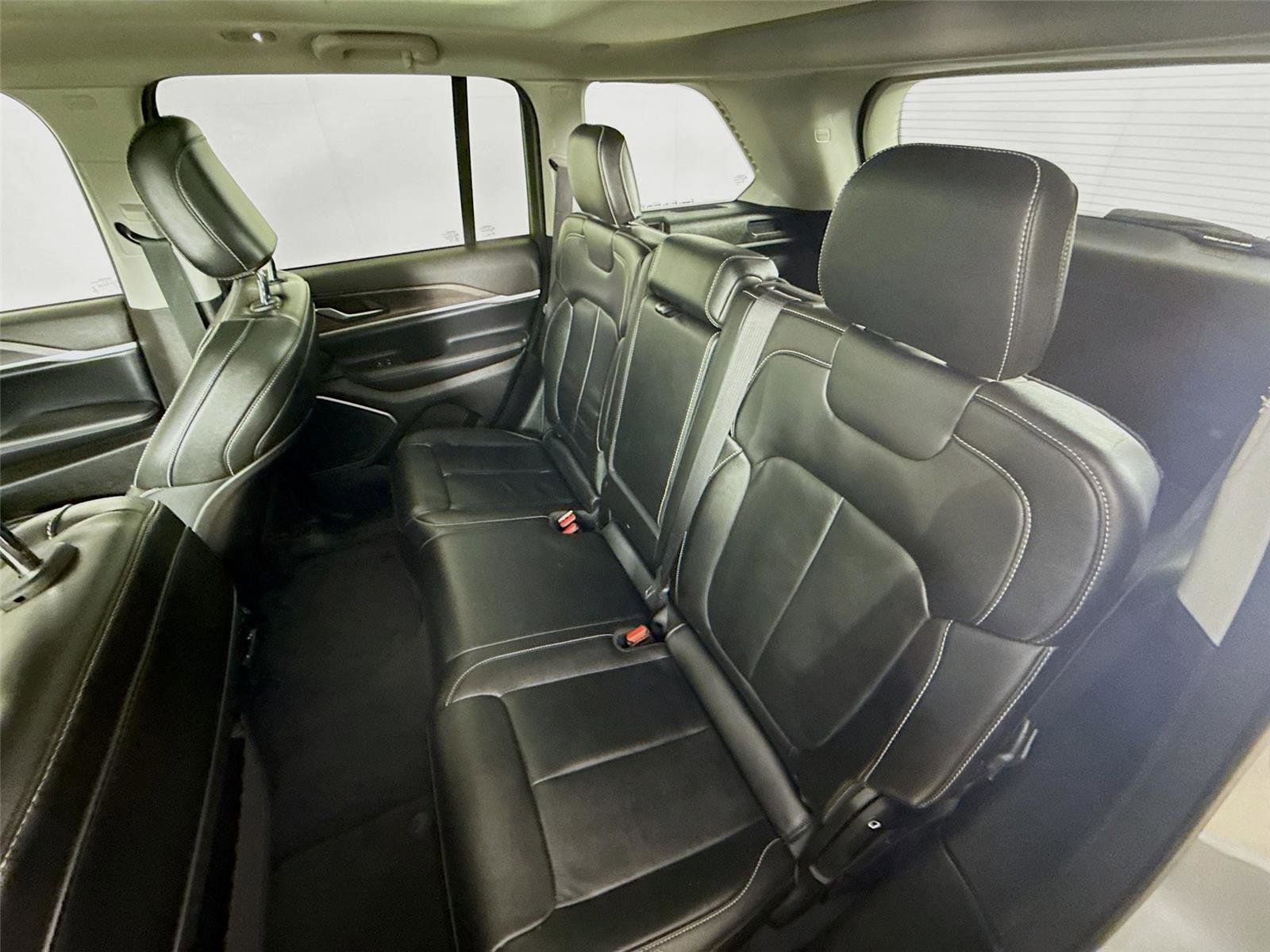 Used 2022 Jeep Grand Cherokee Limited 4xe image 11