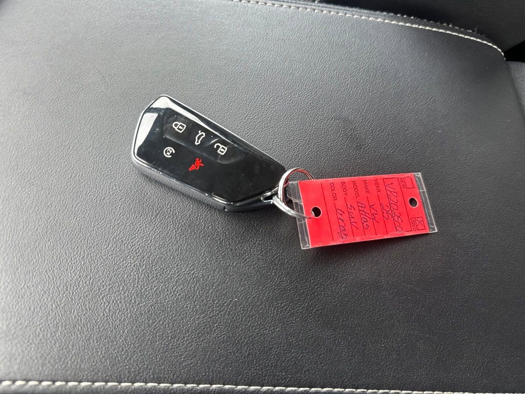 Used 2025 Volkswagen Atlas Cross Sport SE image 17