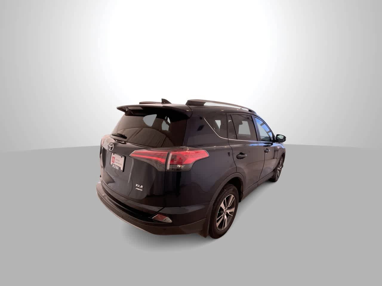 Certified 2018 Toyota RAV4 XLE AWD/4WD image 8