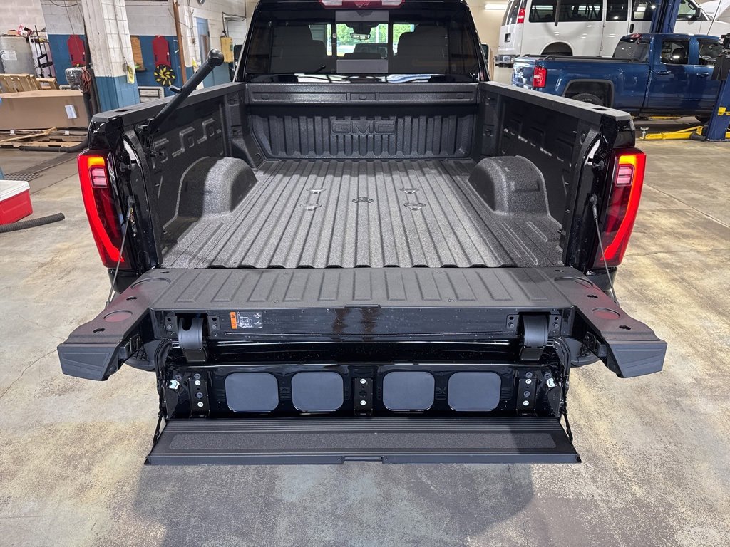 New 2025 GMC Sierra 2500 Denali w/ Denali Reserve Package image 13