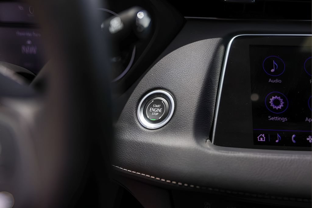 Certified 2023 Cadillac XT4 Premium Luxury FWD image 17