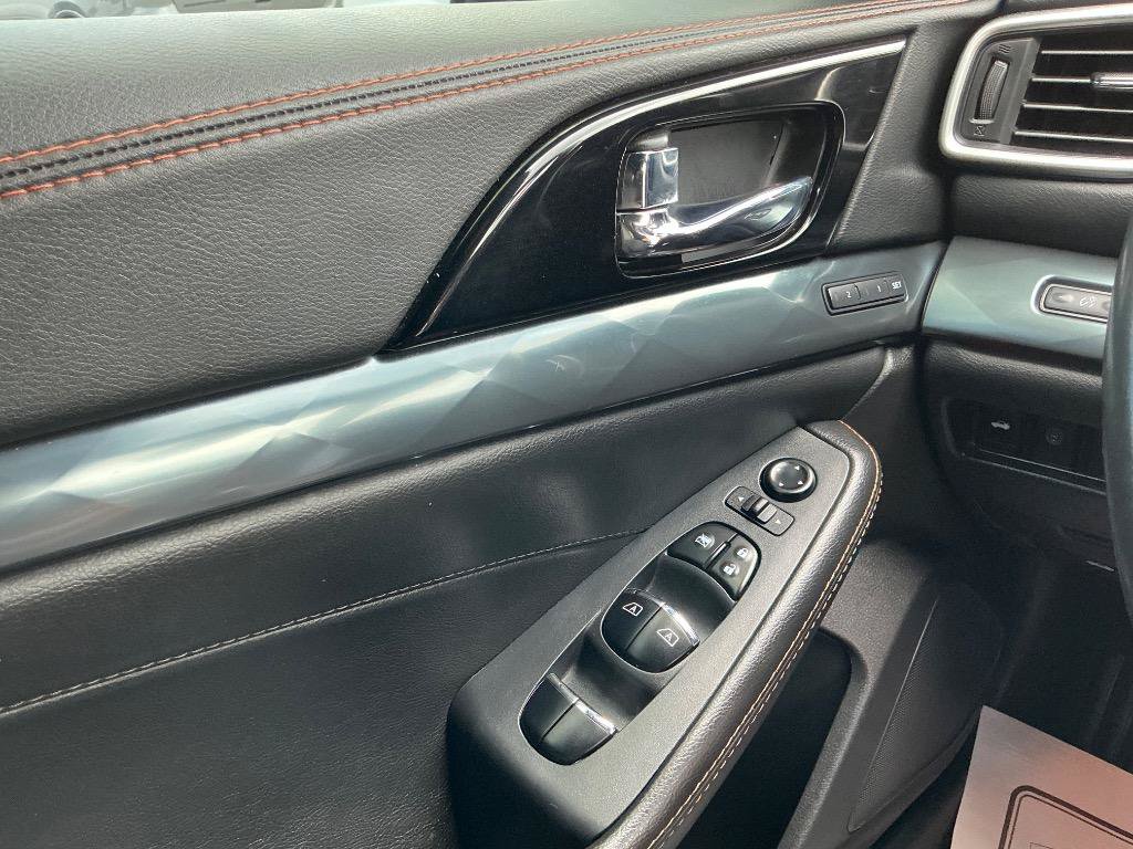 Used 2020 Nissan Maxima SR w/ Sport Mat Group FWD image 23
