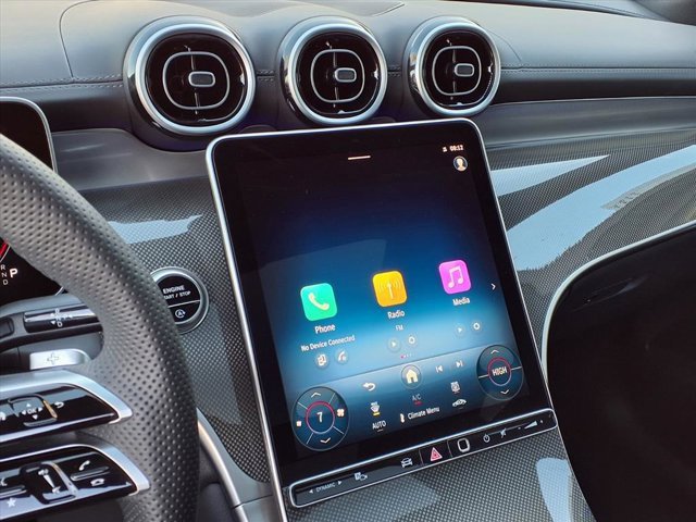 Used 2025 Mercedes-Benz GLC 300 image 5