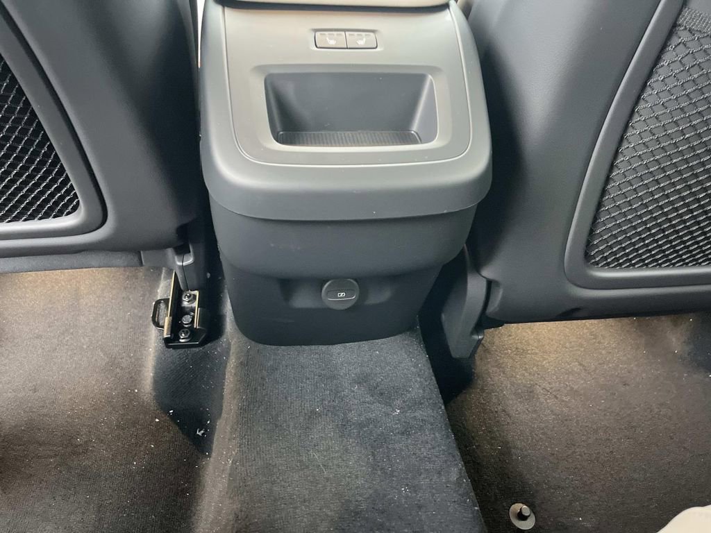 New 2026 Volvo XC60 B5 Plus w/ Protection Package Premier image 17