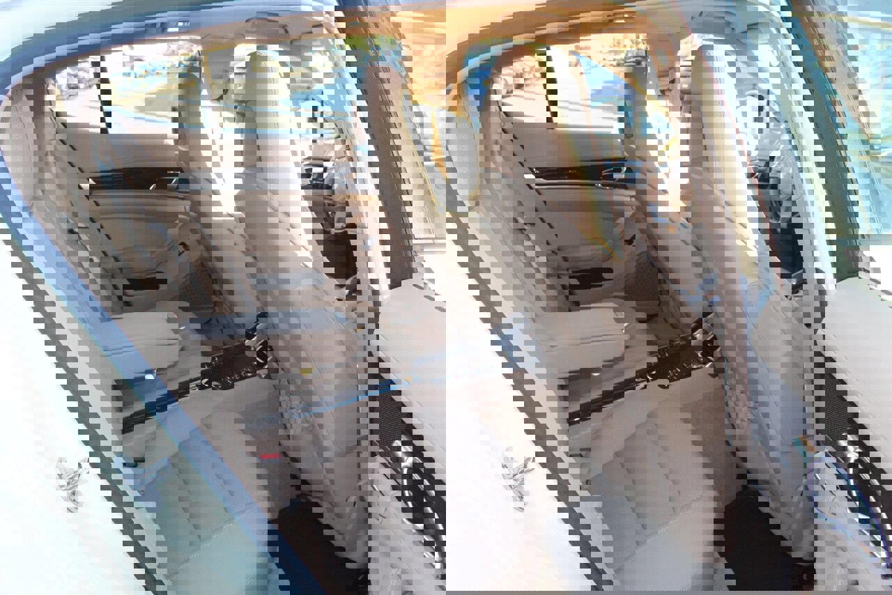 Used 2015 Porsche Panamera 4 image 17