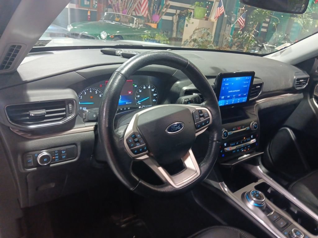 Certified 2020 Ford Explorer Limited AWD/4WD image 5