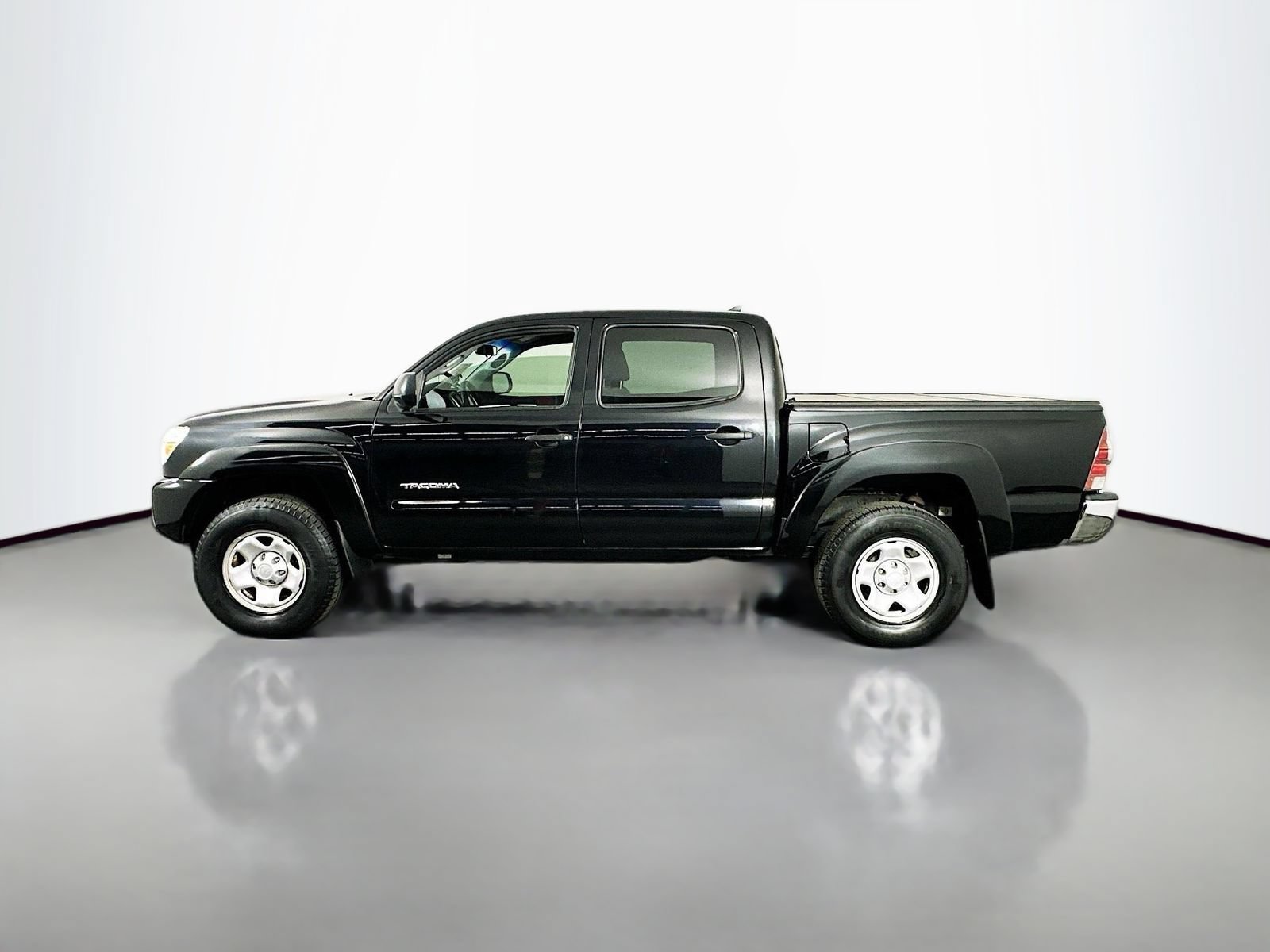 Used 2015 Toyota Tacoma PreRunner w/ SR5 Package RWD image 4