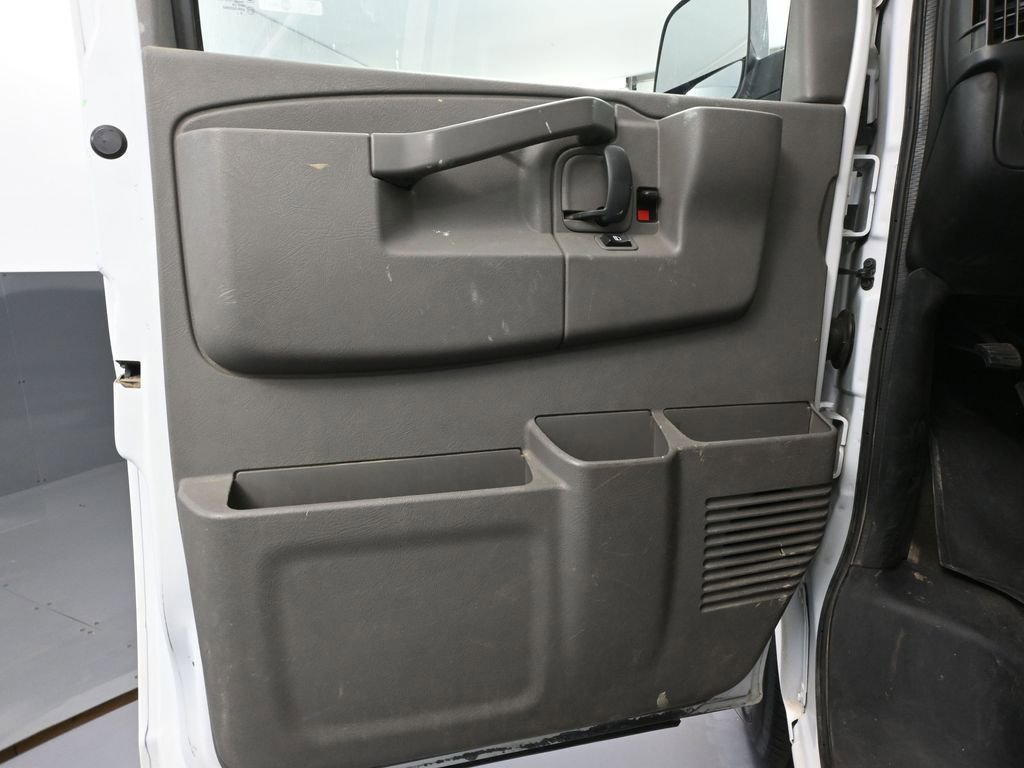 Used 2017 Chevrolet Express 3500 LT w/ LT Preferred Equipment Group image 17