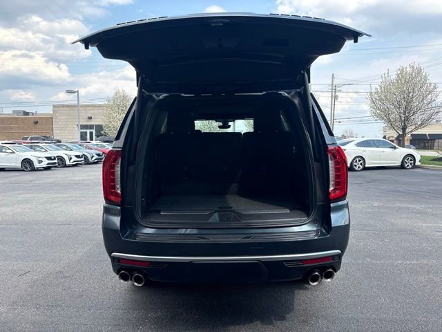 Used 2021 GMC Yukon Denali w/ Advanced Technology Package image 4