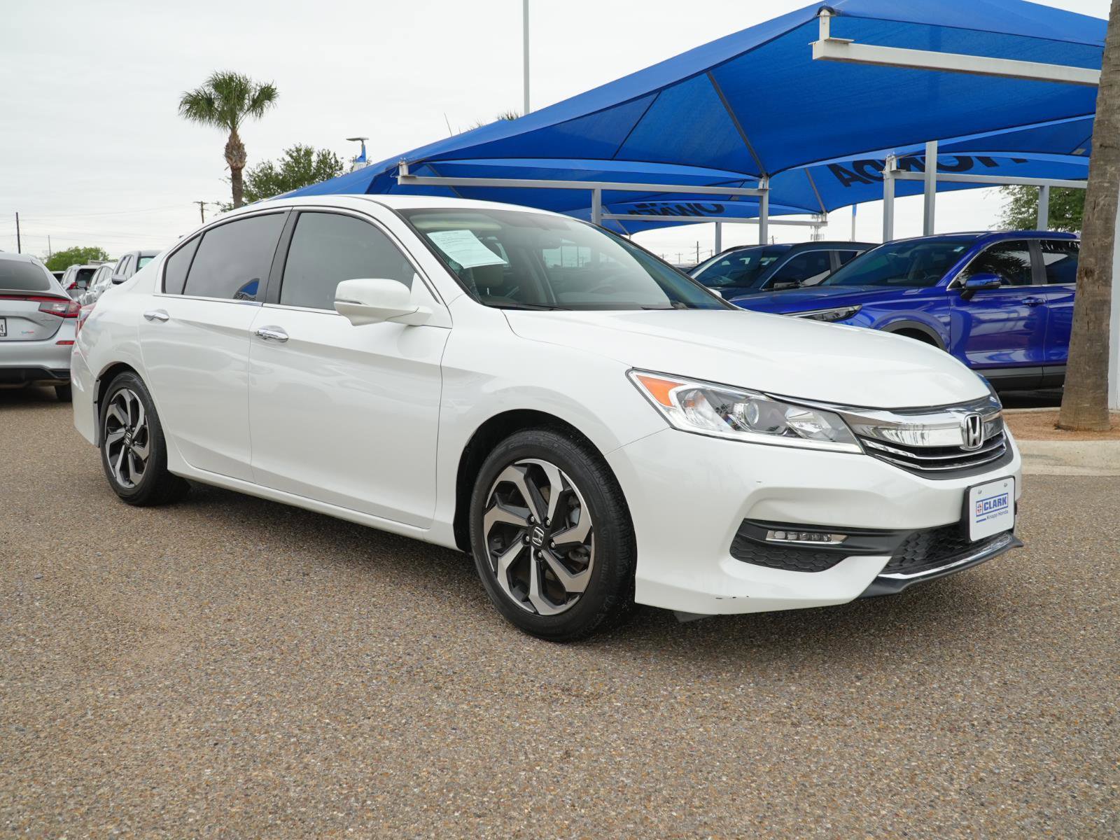 Used 2017 Honda Accord EX-L image 3