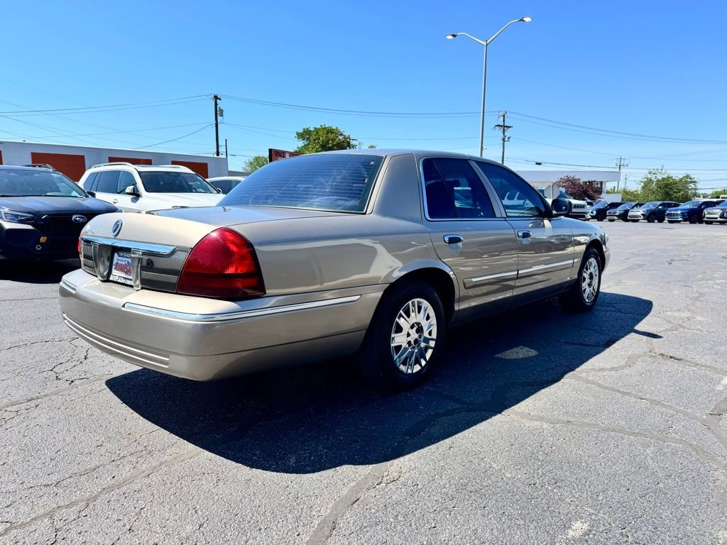 Used 2006 Mercury Grand Marquis GS RWD image 10
