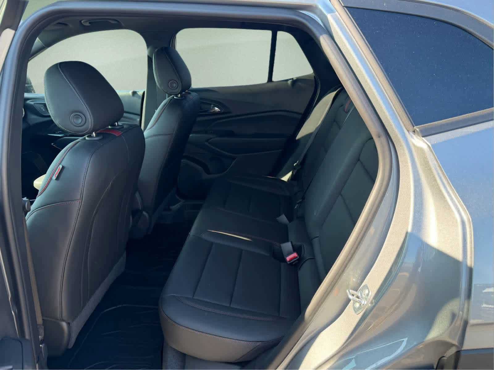 New 2026 Chevrolet Trax RS w/ Sunroof Package FWD image 29