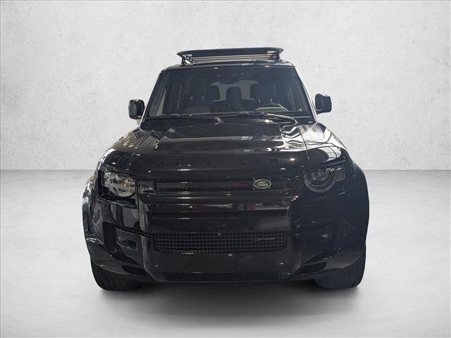 Used 2023 Land Rover Defender 130 X-Dynamic SE image 2