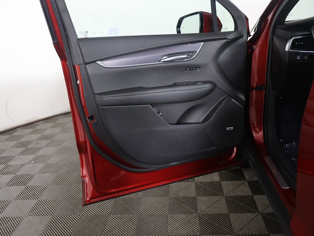 Used 2023 Cadillac XT6 Luxury image 26