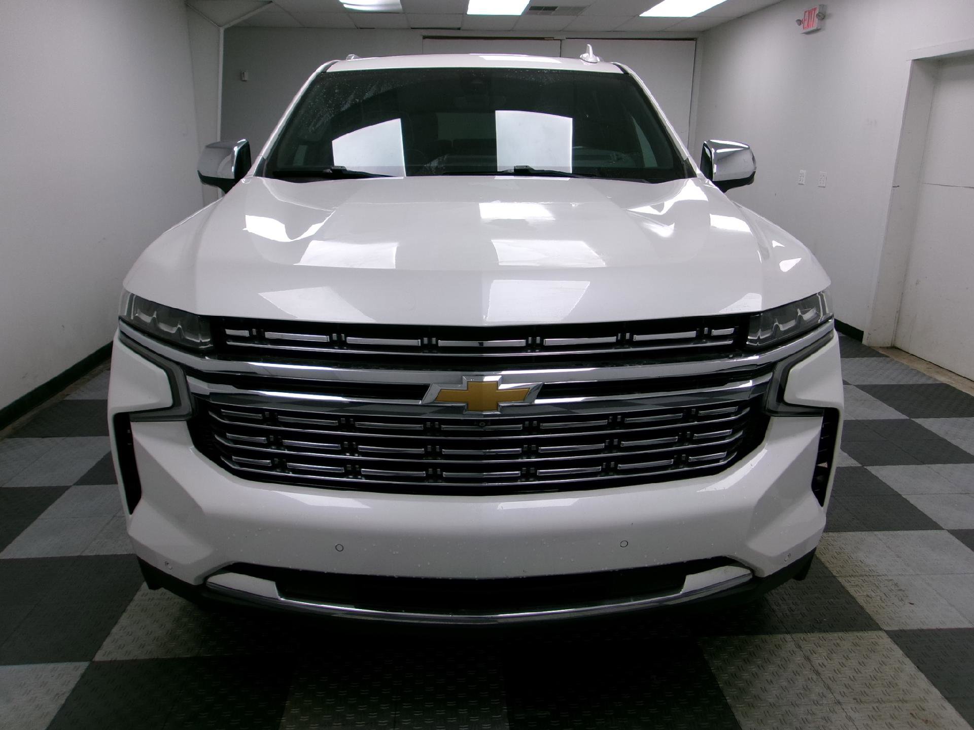 Used 2021 Chevrolet Suburban Premier w/ Premium Package image 18